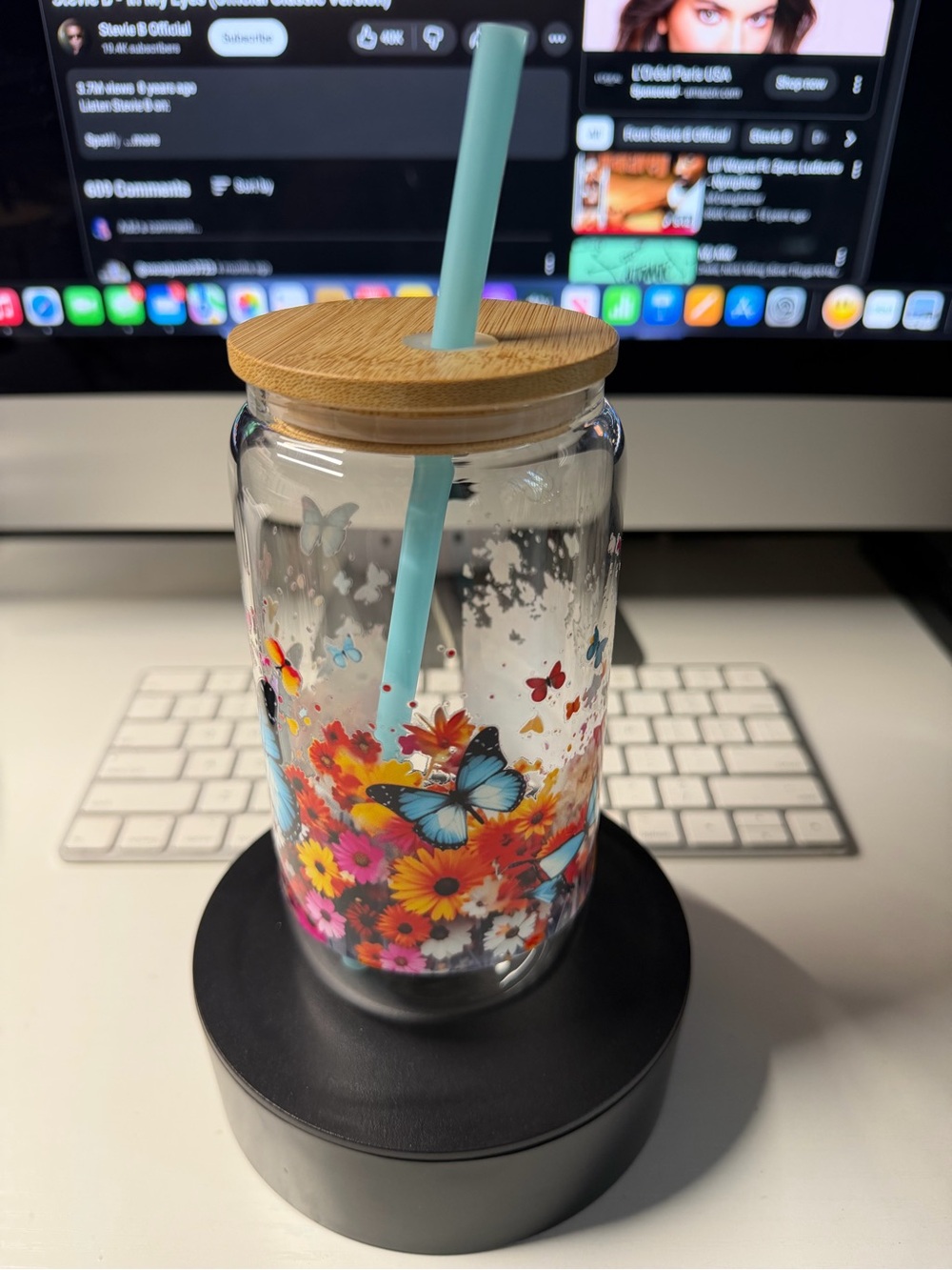 Butterfly Floral Theme Glass Tumbler With Bamboo Lid & Blue Straw